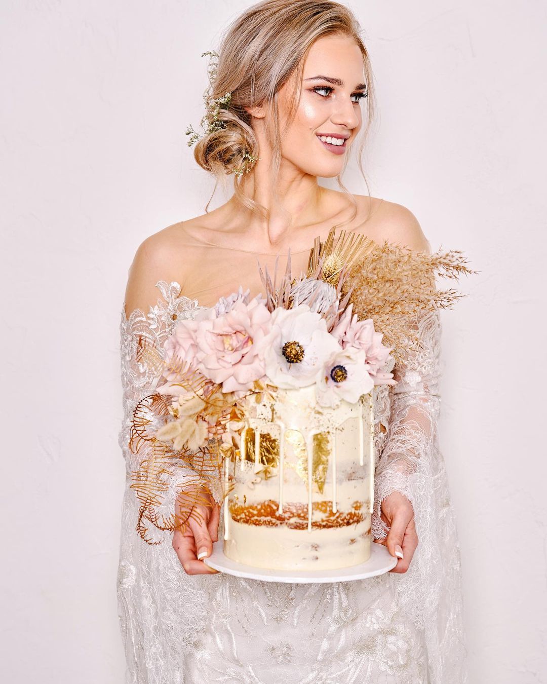 drip wedding cakes bride boho
