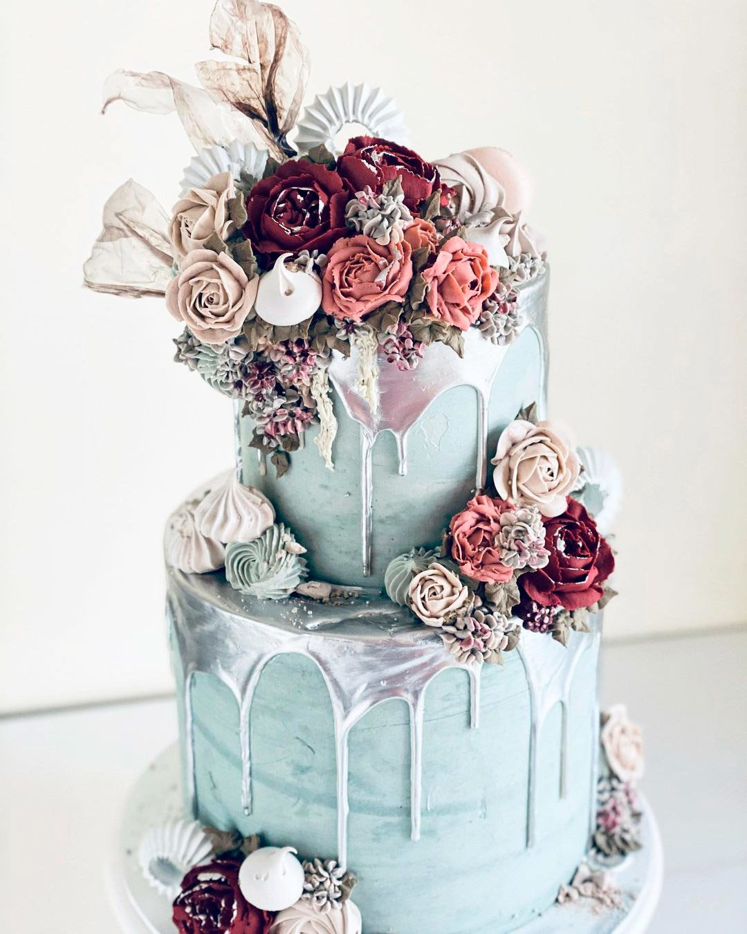 drip wedding cakes colored silver