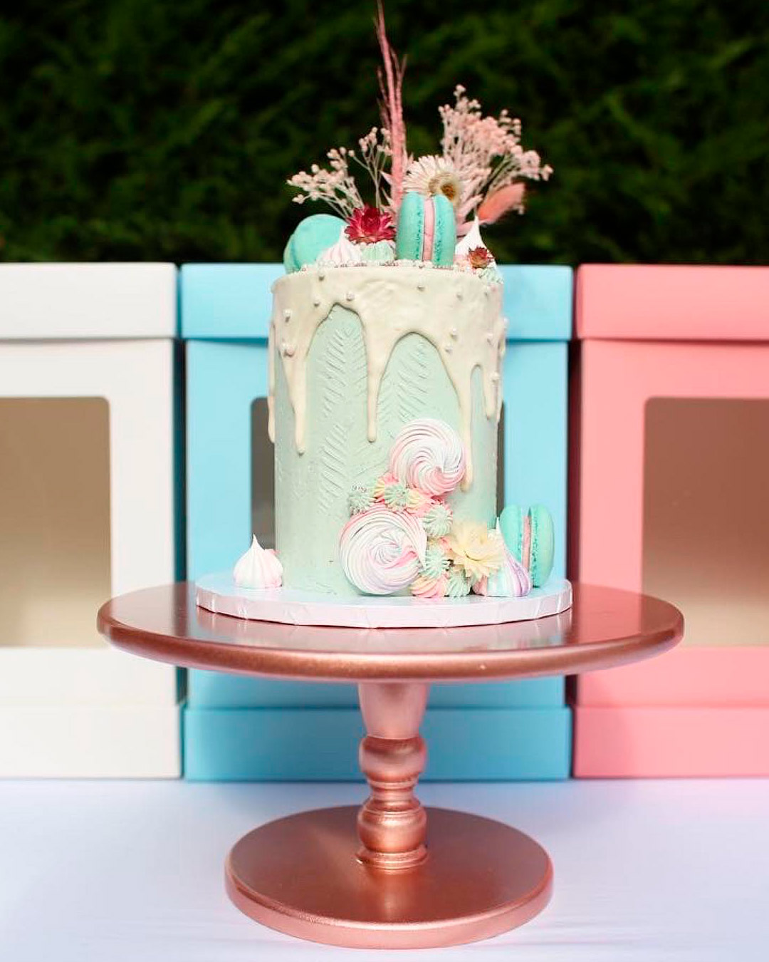 drip wedding cakes mint boho