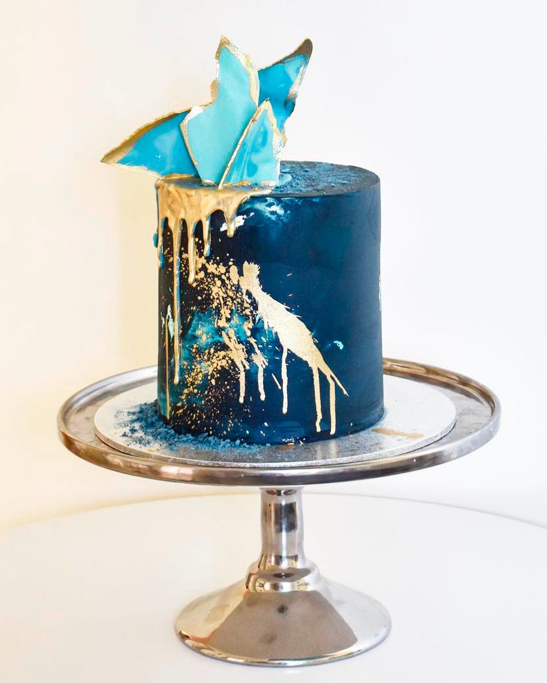 drip wedding cakes modern blue gold