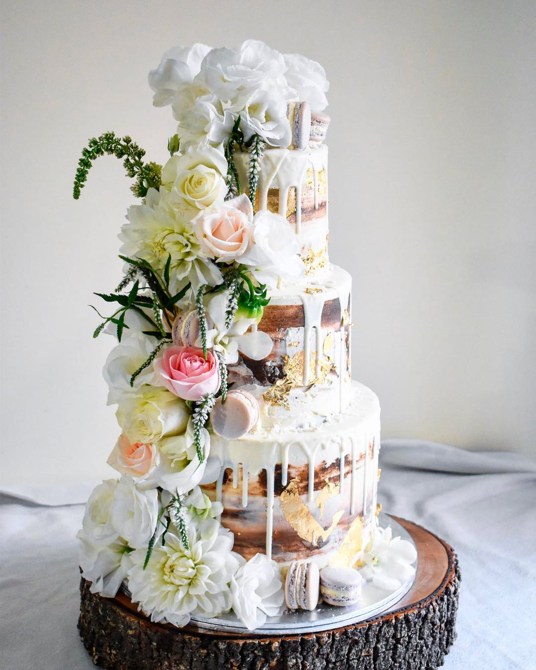 drip wedding cakes nacked