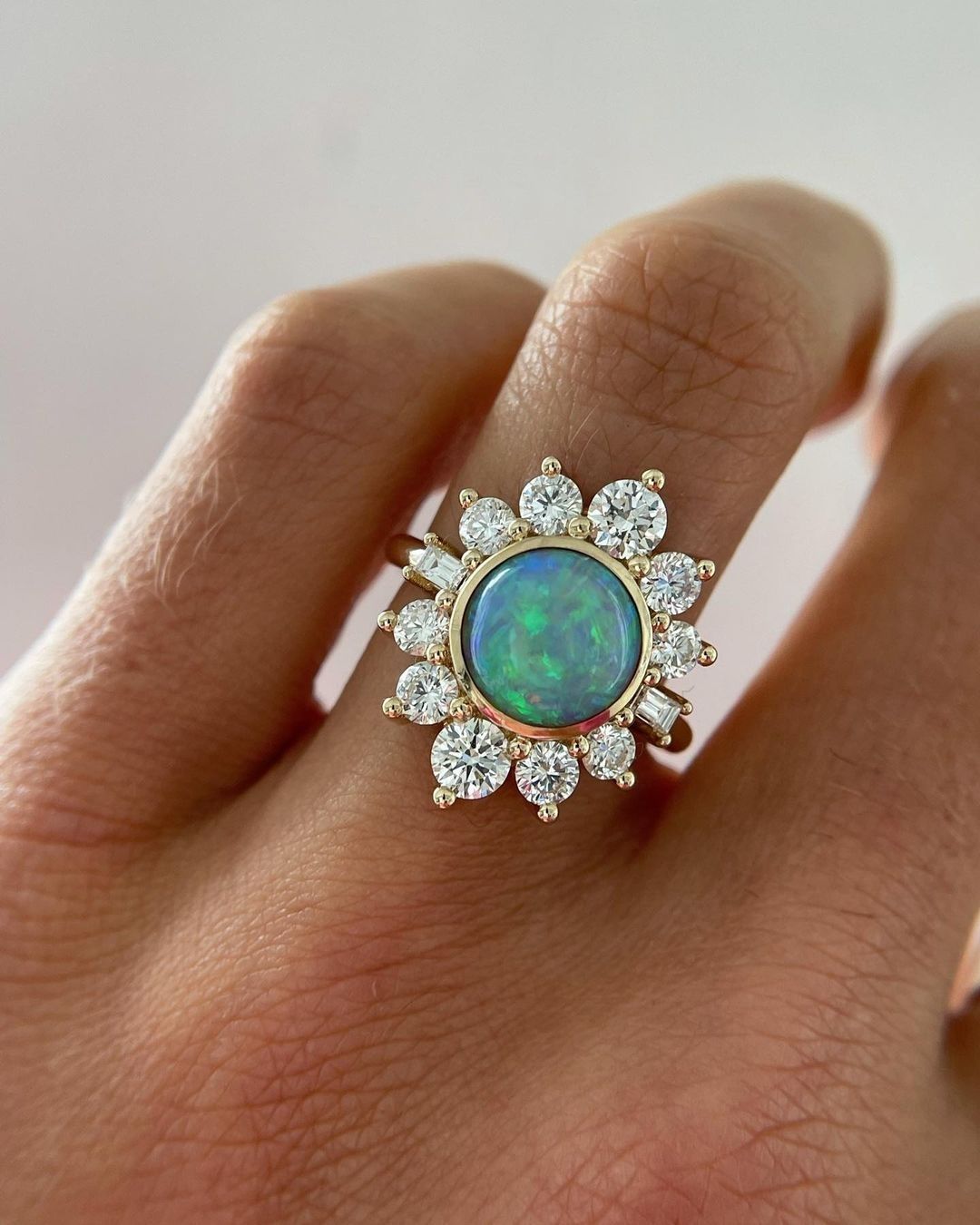unique engagement rings with colored center stones5