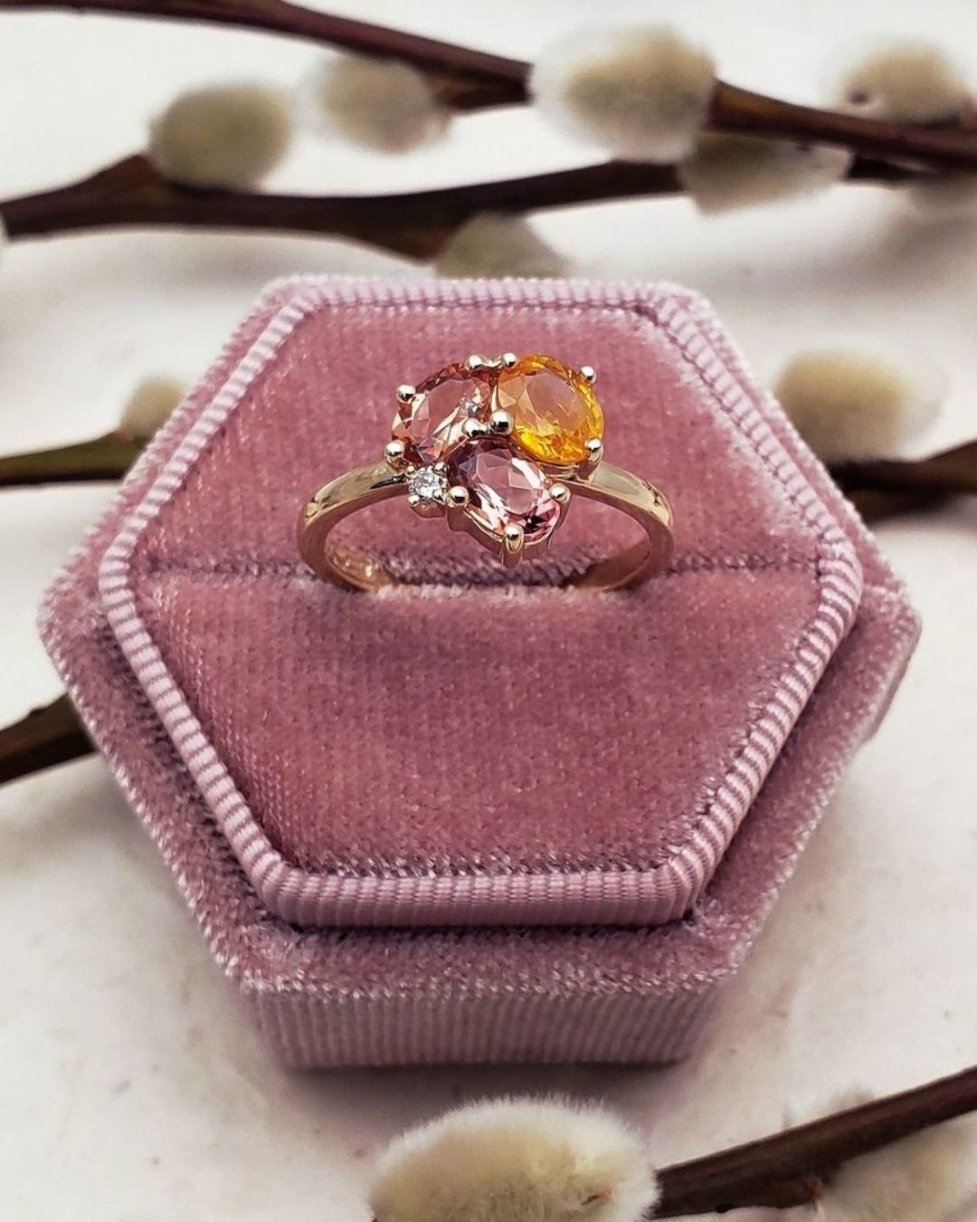 unique engagement rings with сolored сenter stones3