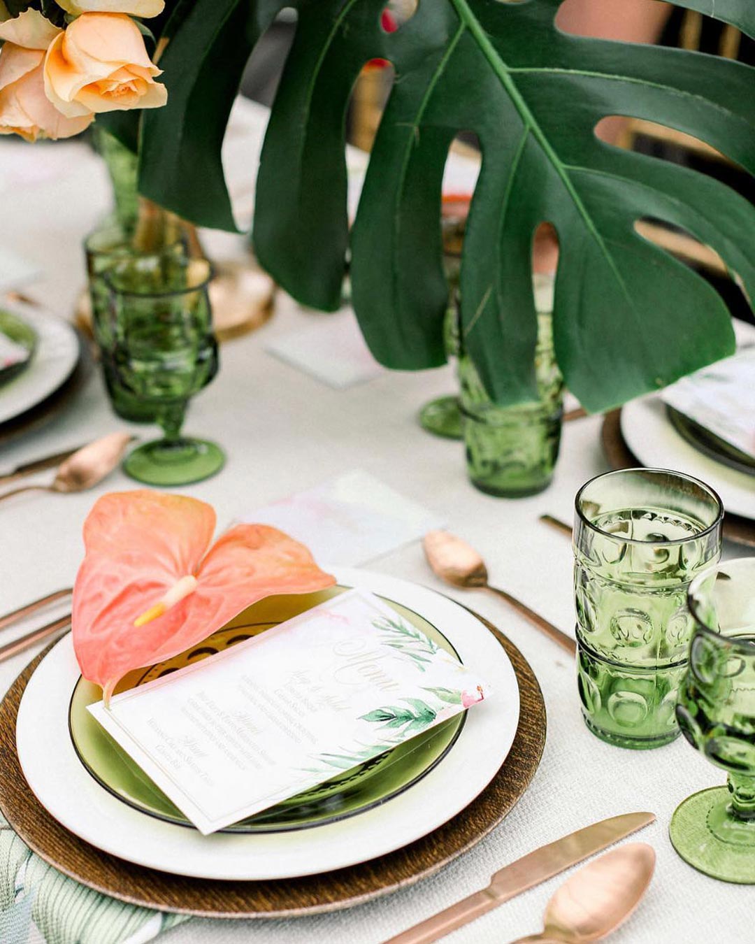 wedding ideas tropical table flower decor