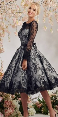 schwarze Brautkleider knielange Spitze bescheiden mit weißem Mooshkibridal