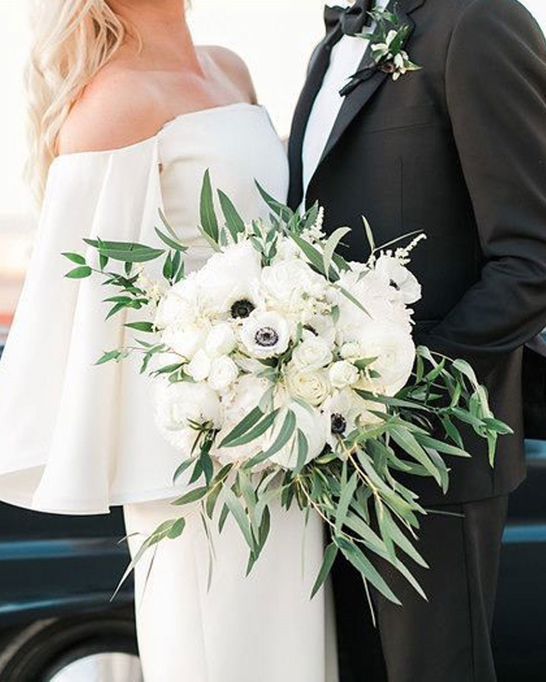 black white wedding colors bride groom bouquet