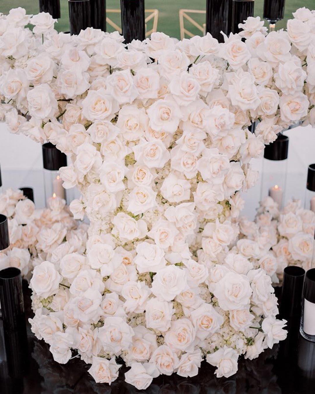 black white wedding colors flowers decor arragement