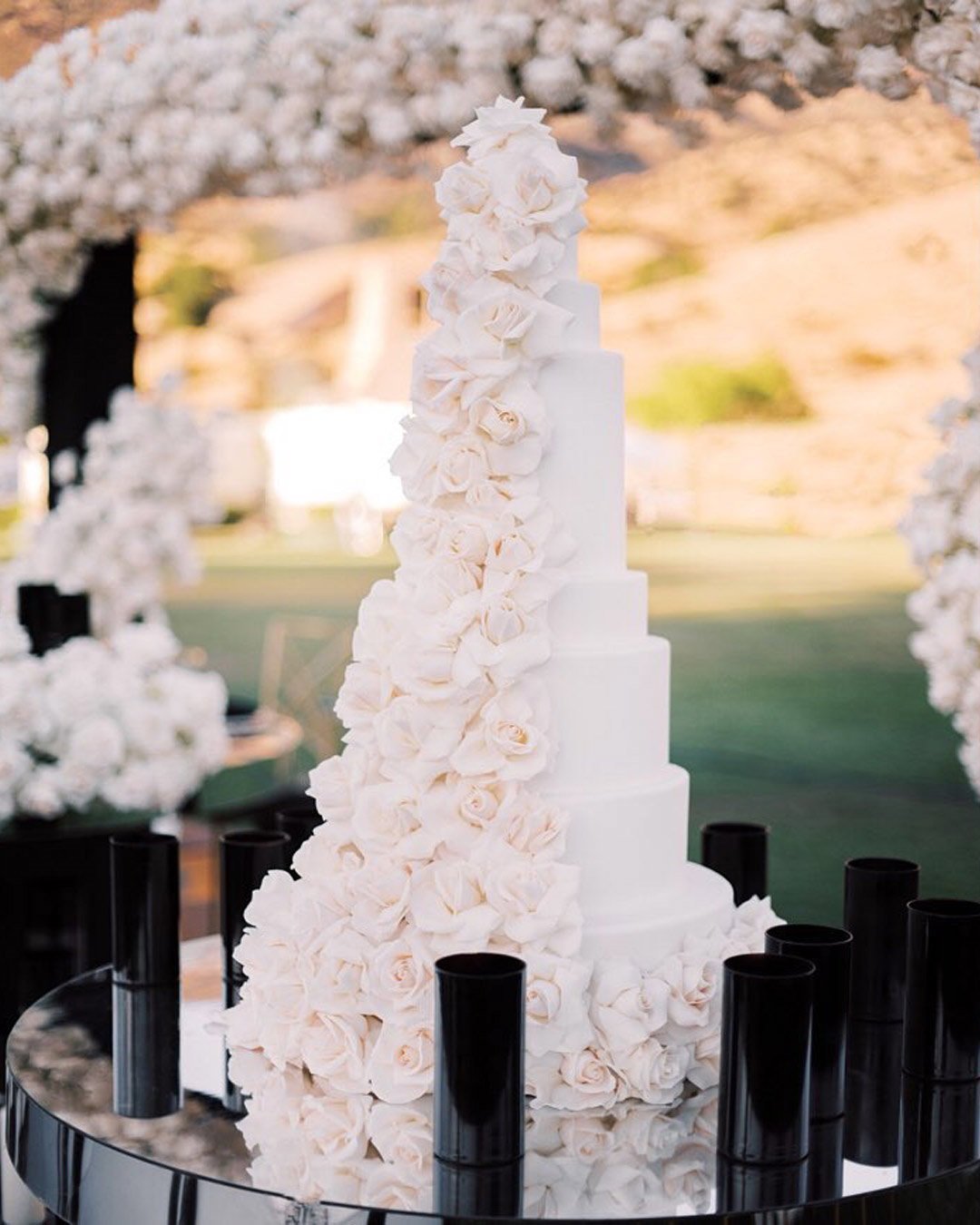black white wedding colors flowers decor