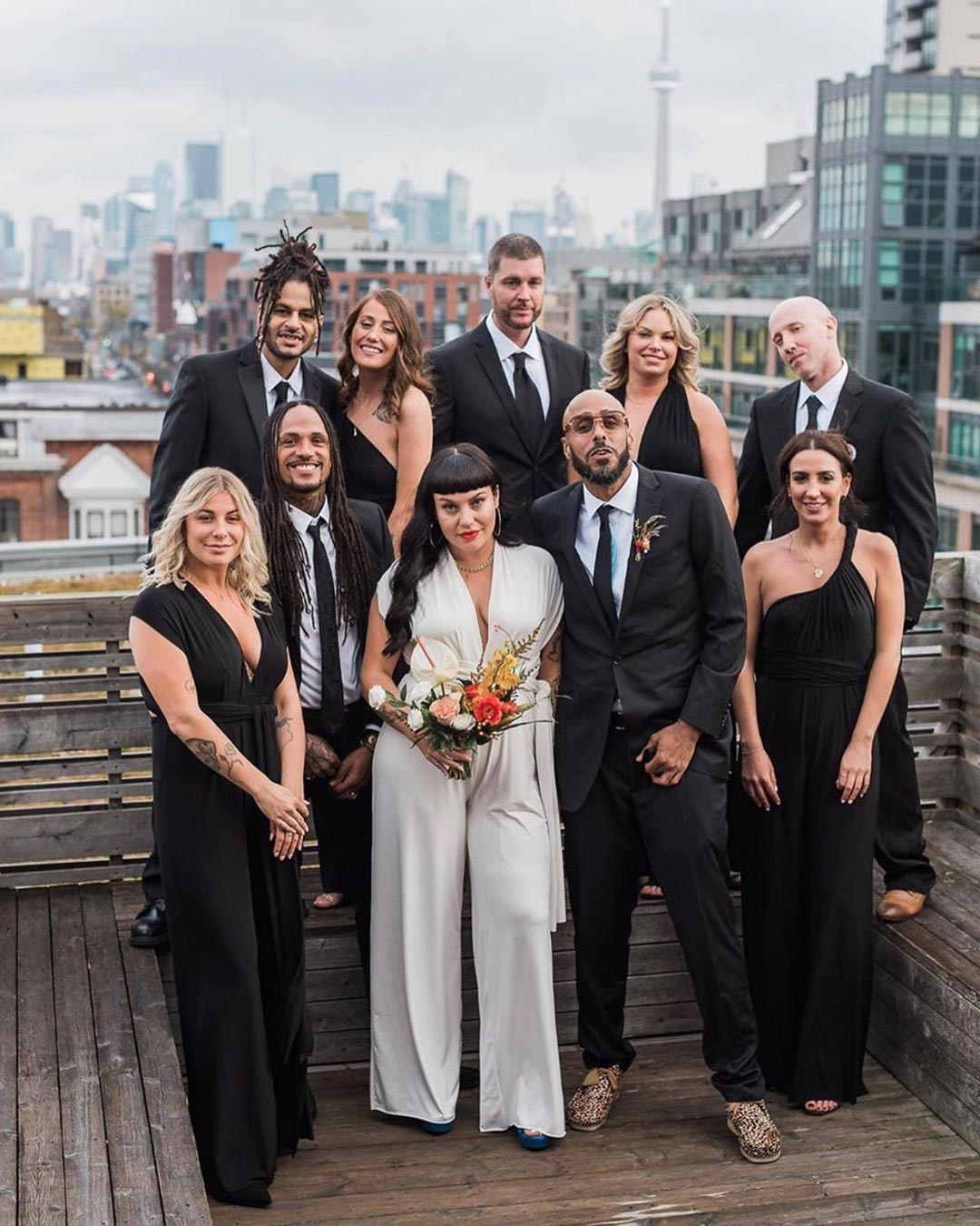 Stick To The Trends With Chic Black And White Wedding Colors 