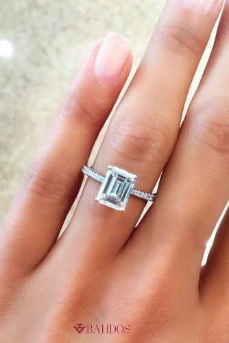 Verlobungsringe im Smaragdschliff Solitaire Diamond Pave Band Weißgold