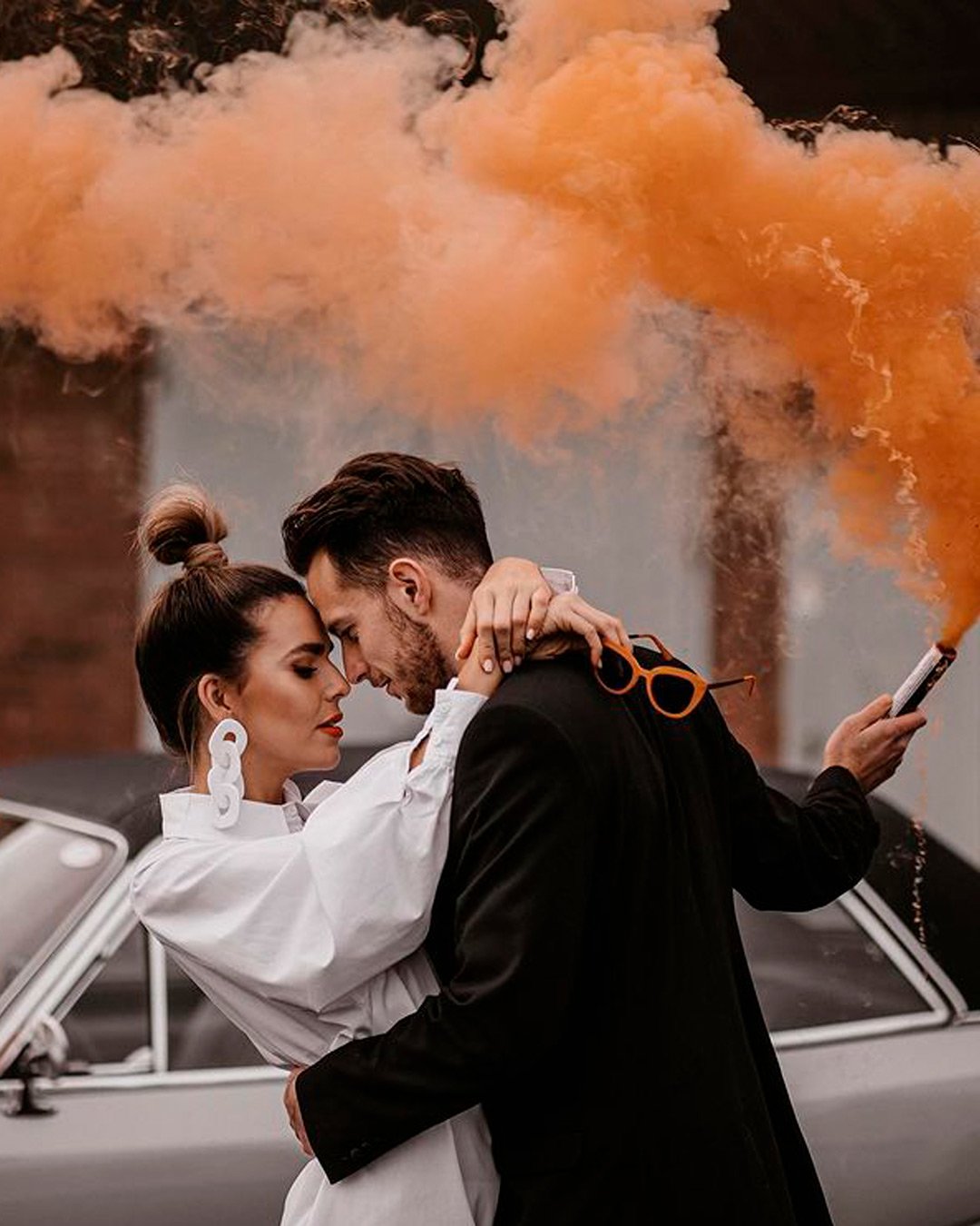 fall wedding color smoke bomb