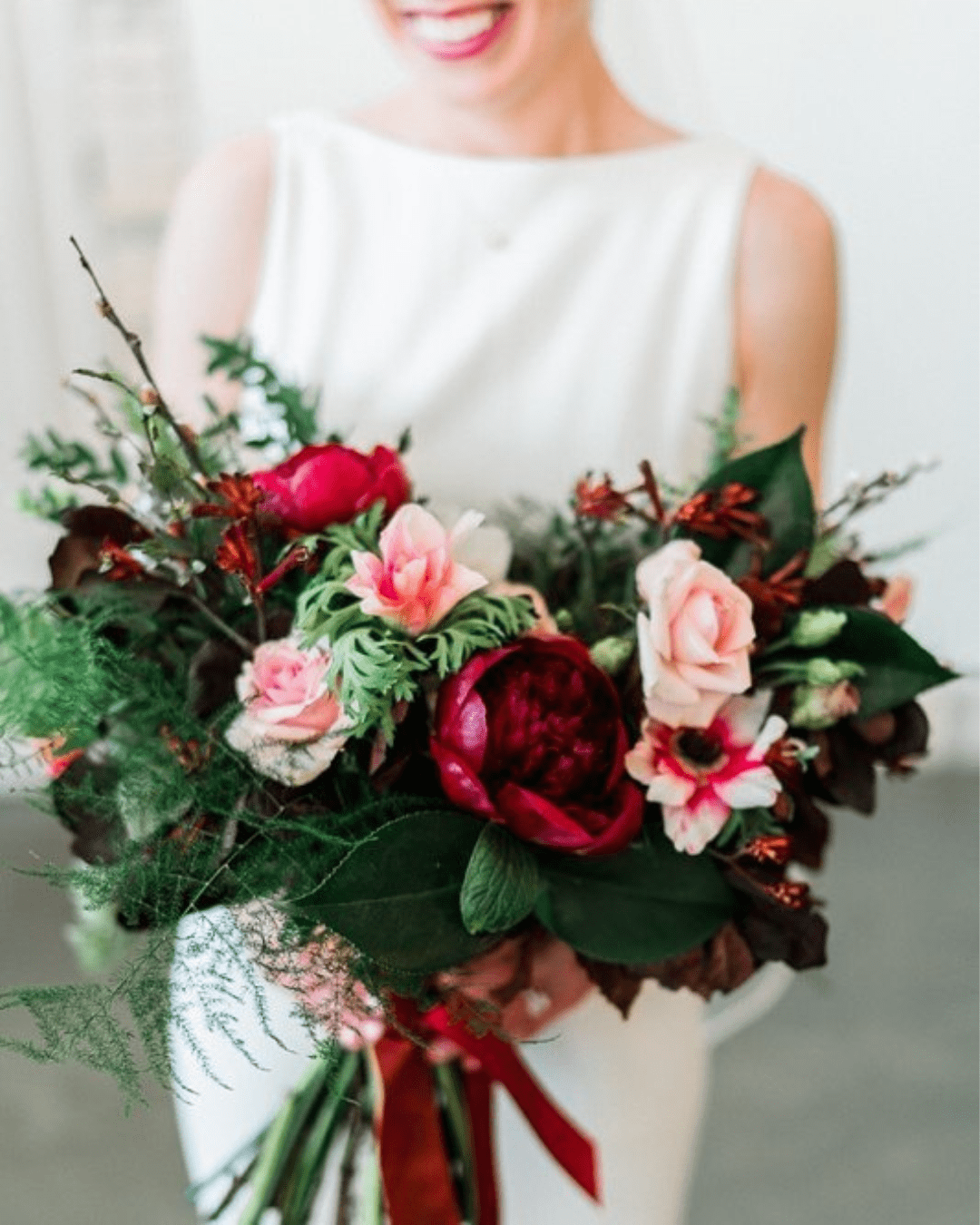 fall wedding colors bouquet with red flowers