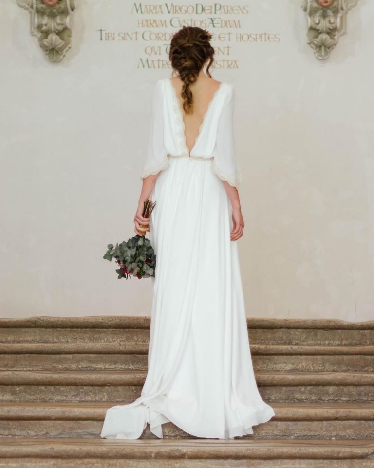 Greek Wedding Dresses 21 Goddesses Styles + FAQs