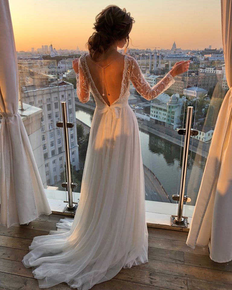 Greek Wedding Dresses: 21 Goddesses Styles + FAQs