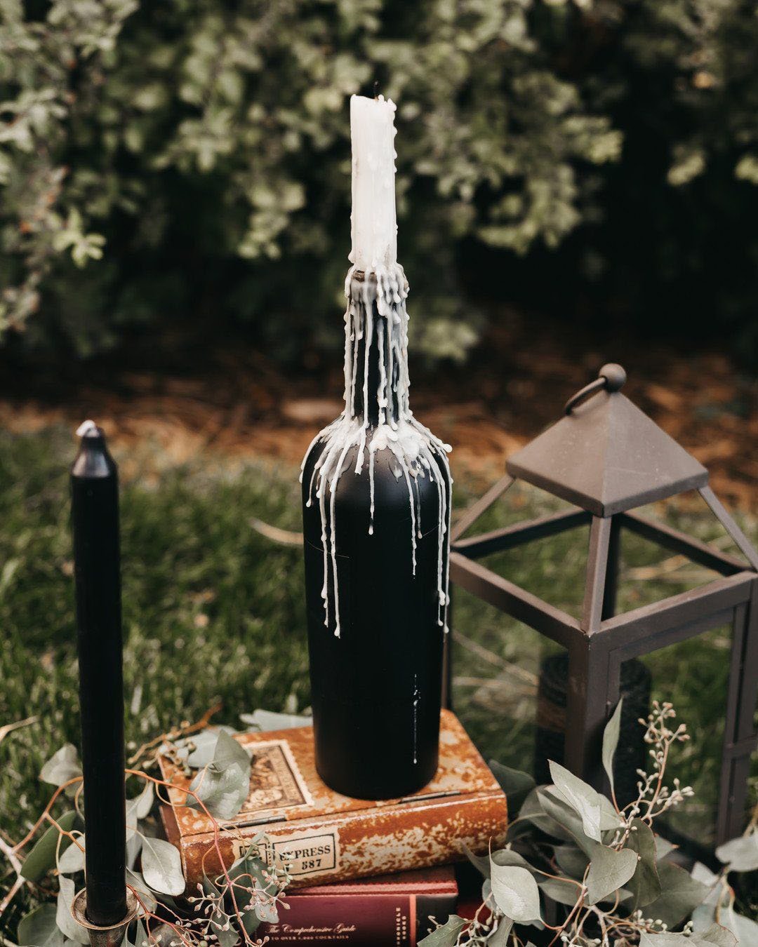 halloween-bridal-shower-ideas-centerpiece-bottle-with-candle-bribondphotography