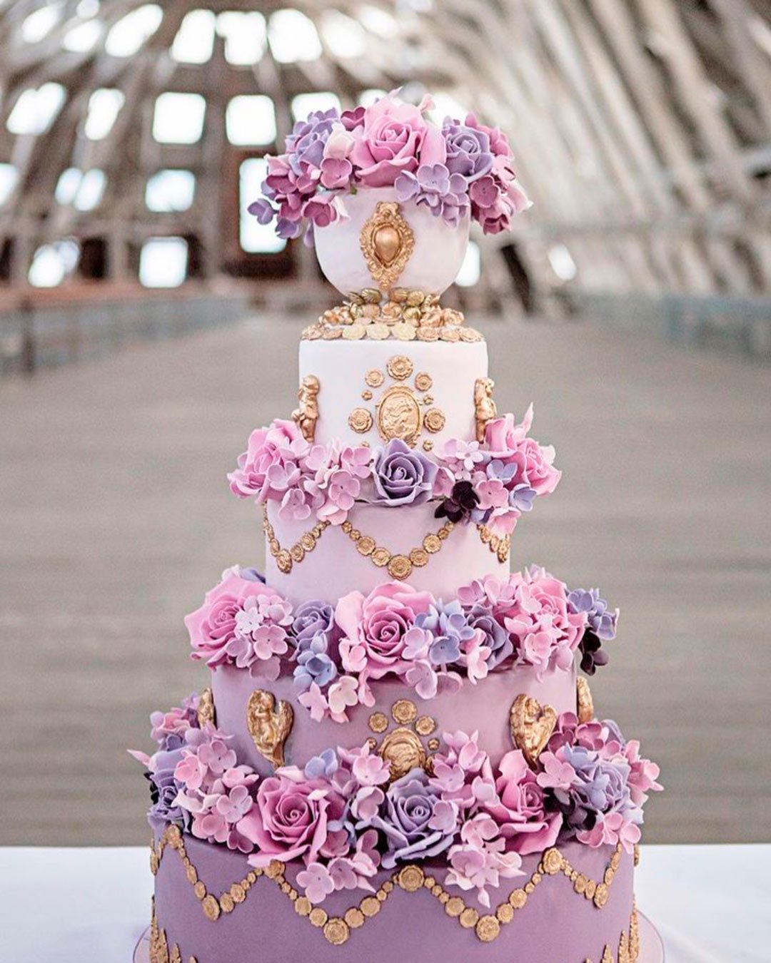 lavender wedding colors cake flowers roses