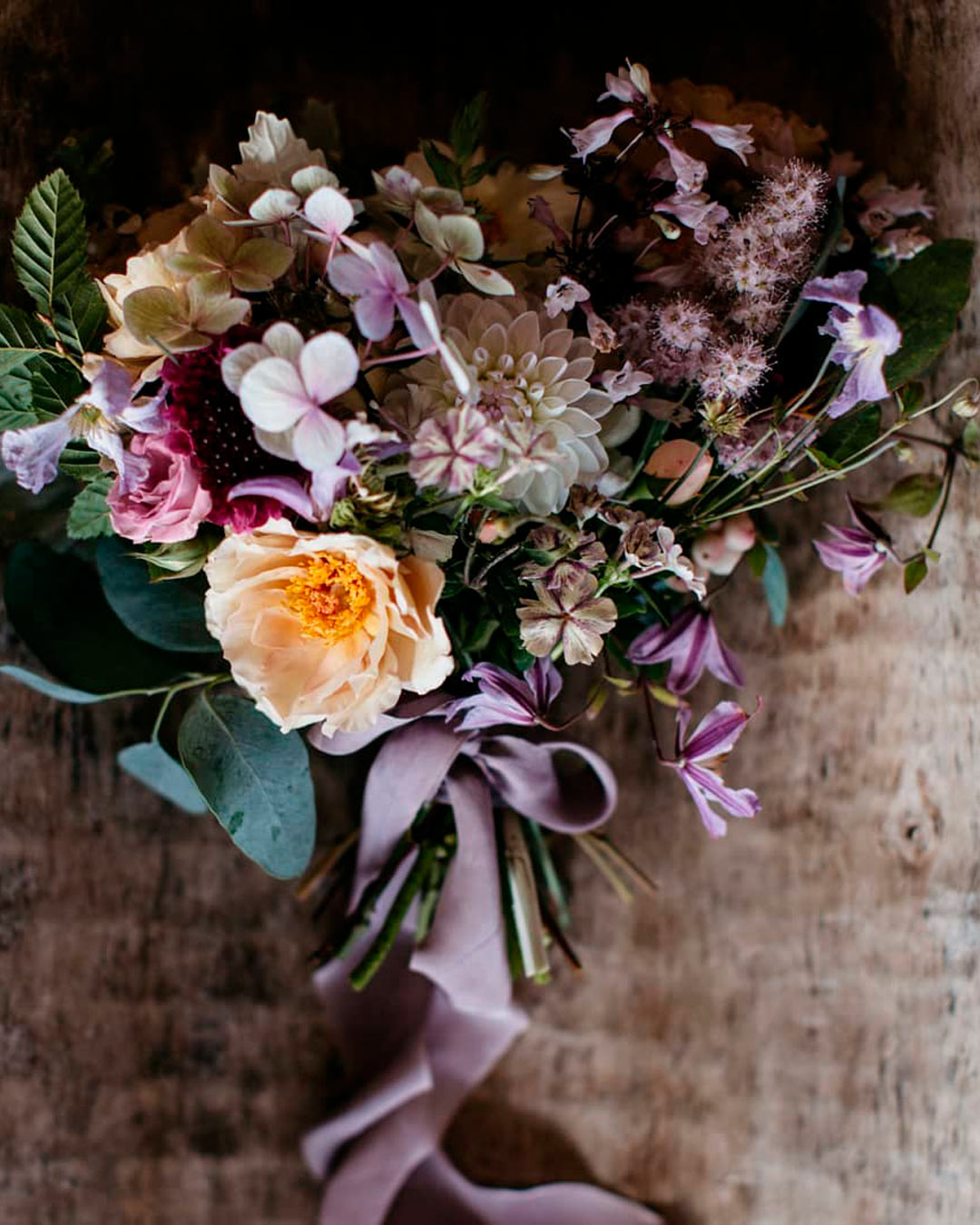 lavender wedding colors flowers bouquet ribbon