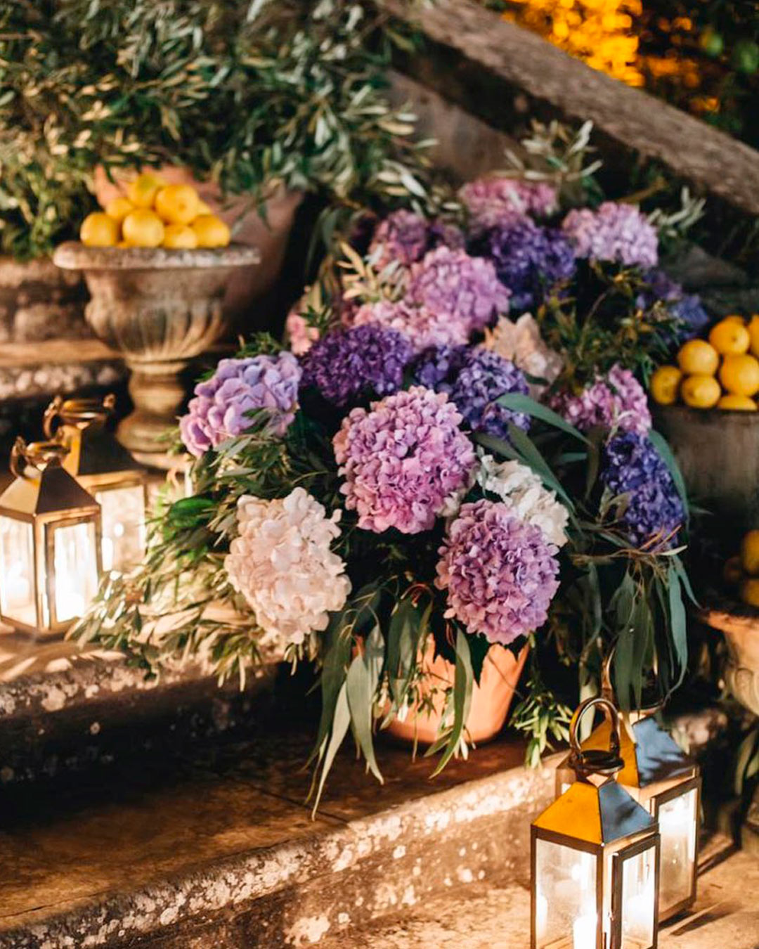 lavender wedding colors flowers decor outdoor