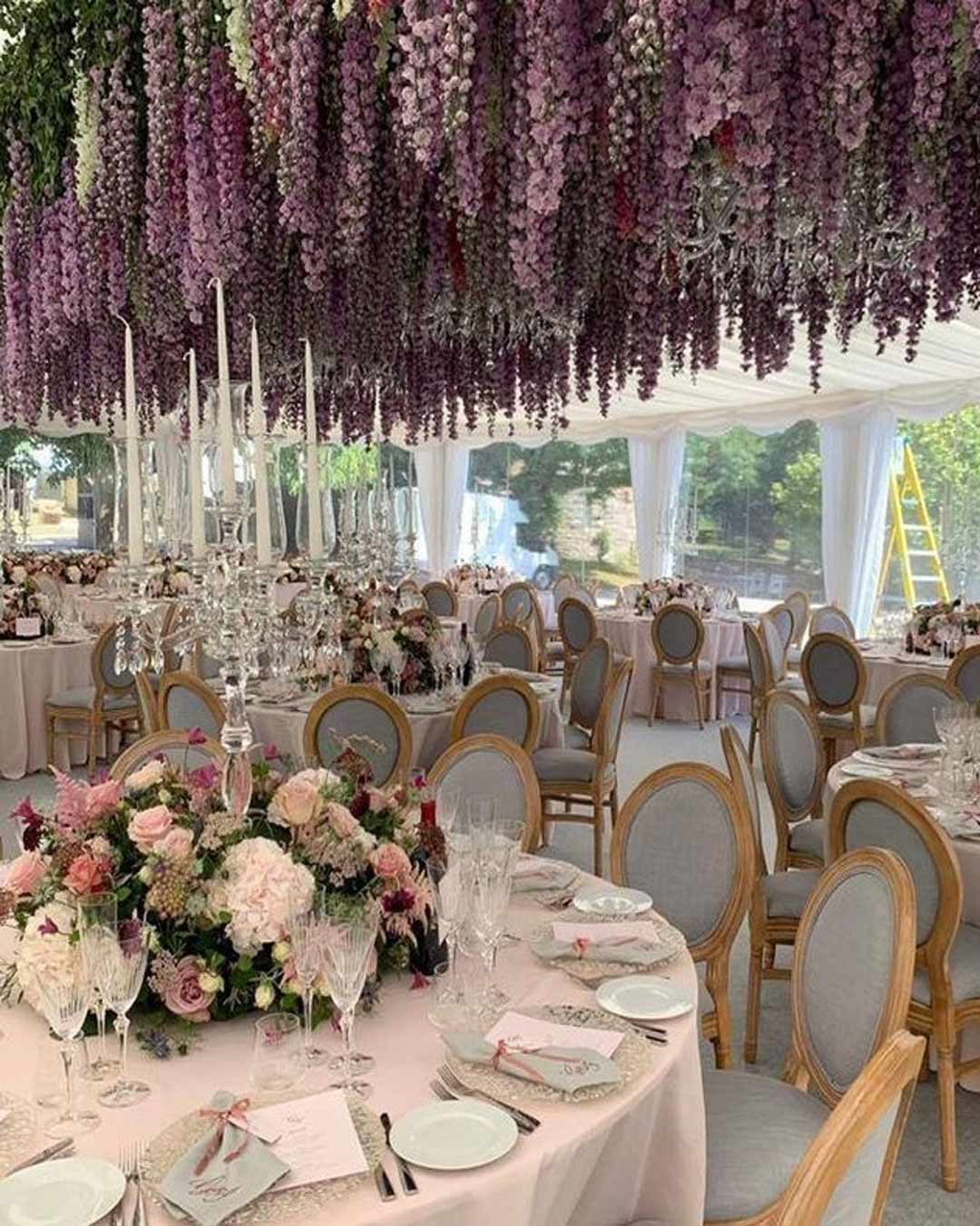 lavender wedding colors flowers decor