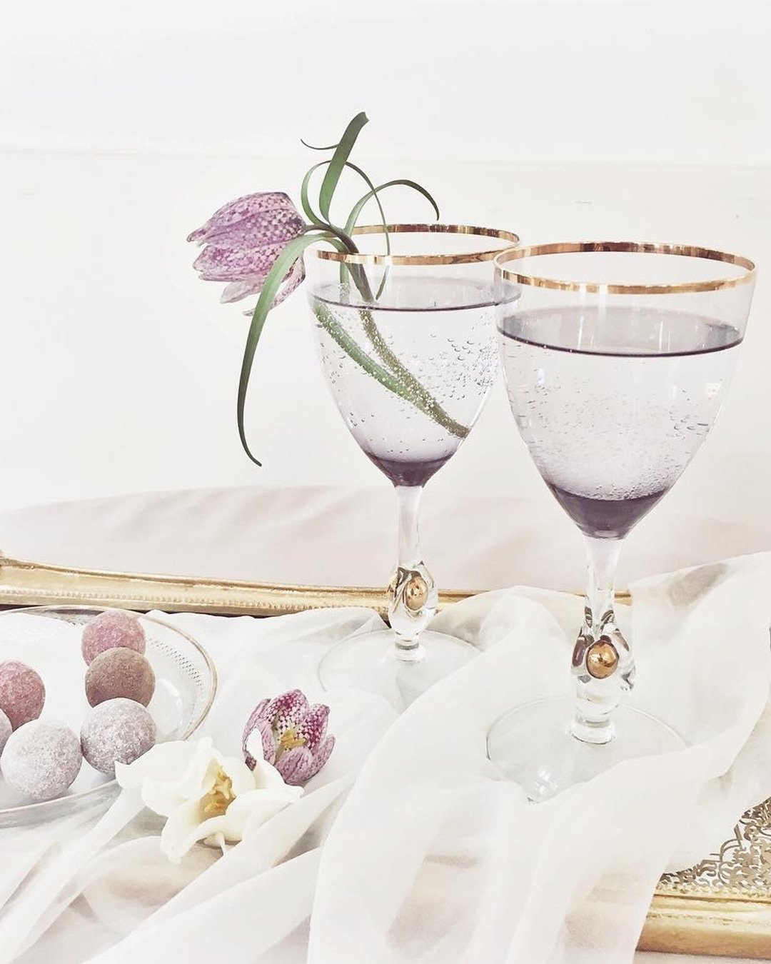 lavender wedding colors reception table decor desserts
