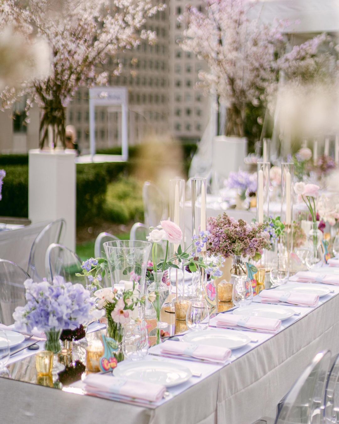 lavender wedding colors table setting