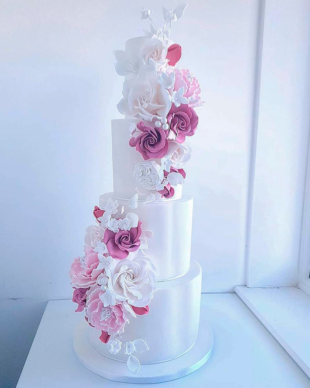 lilac wedding colors cake flowers roses