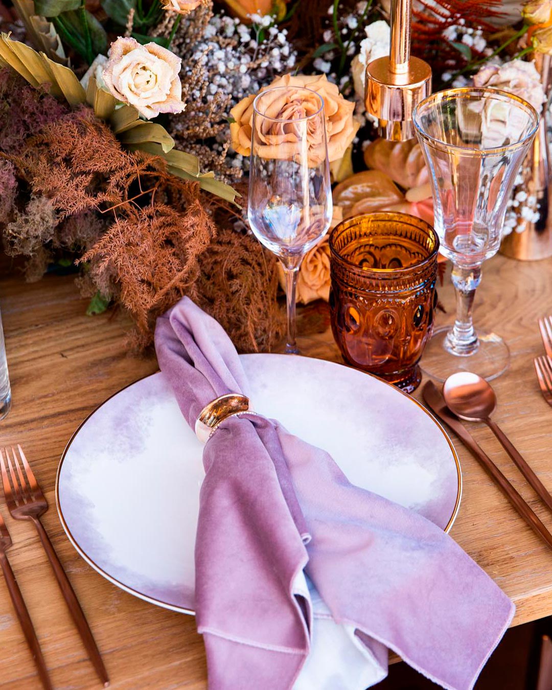 lilac wedding colors table setting