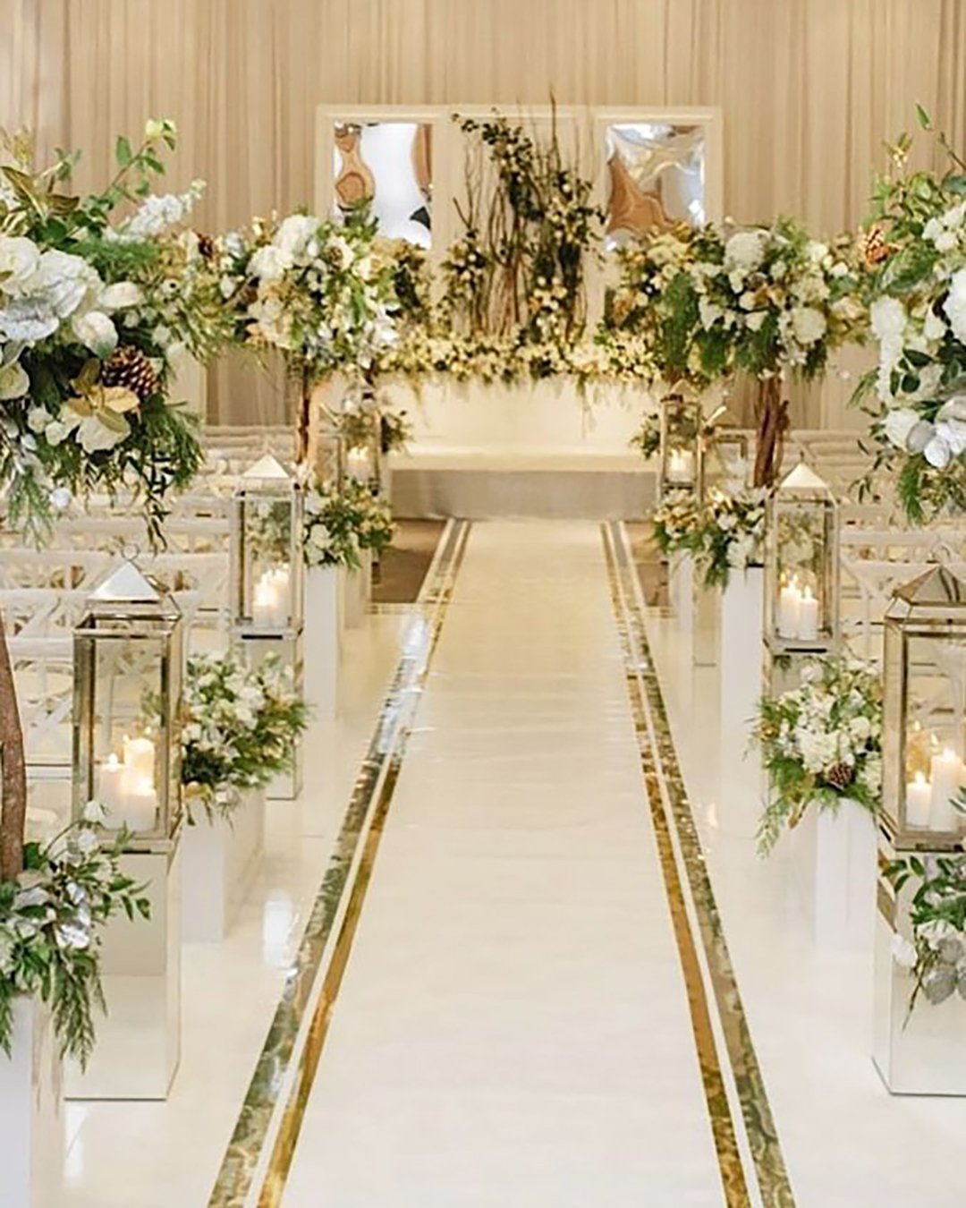 must have wedding photos aisle with candles rachelaclingen