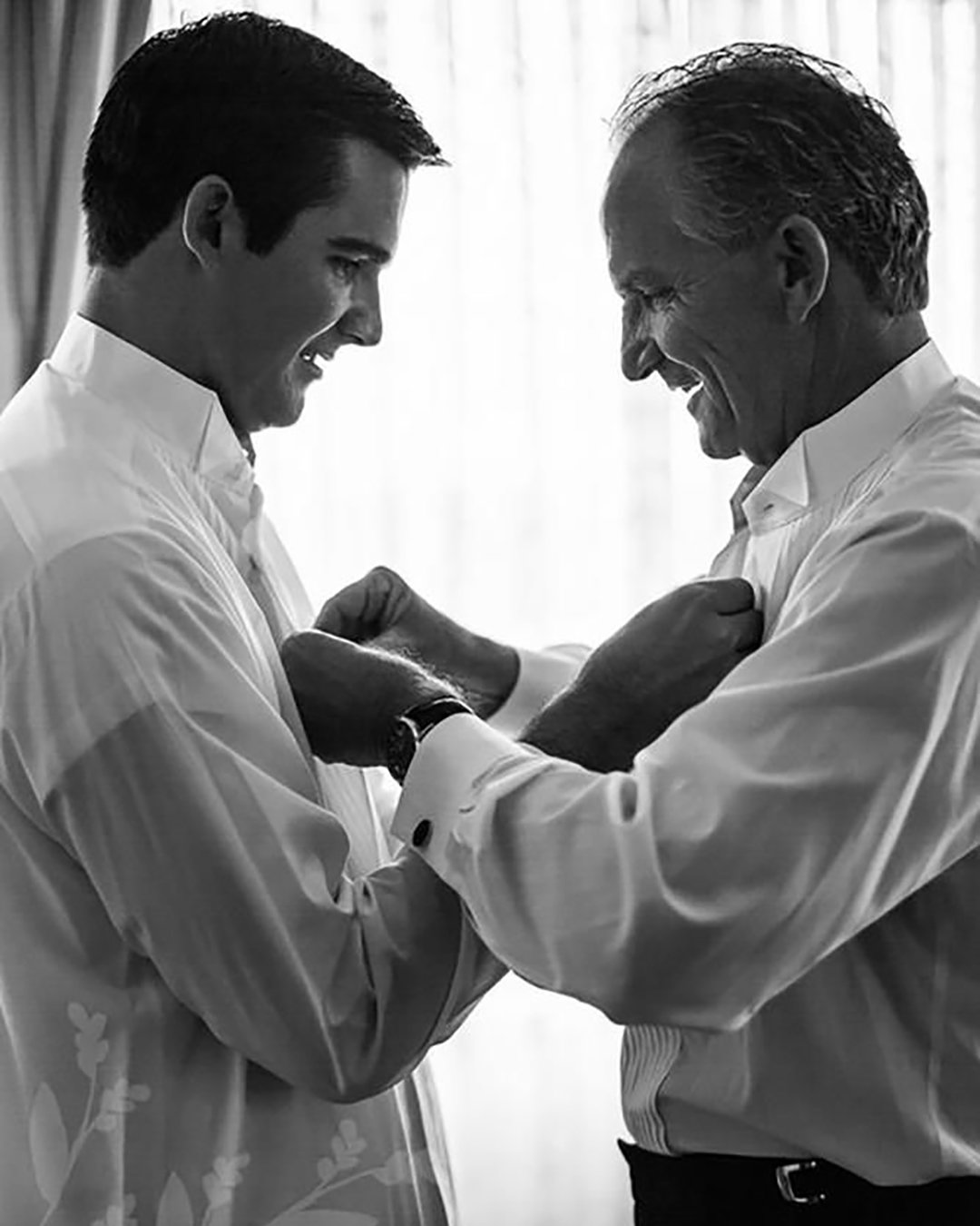 must have wedding photos groom and father getting ready anna and spencer photography