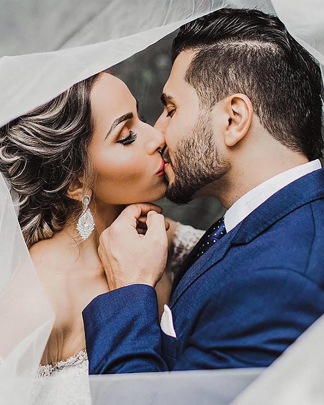 must have wedding photos kiss under veil juliebulanov