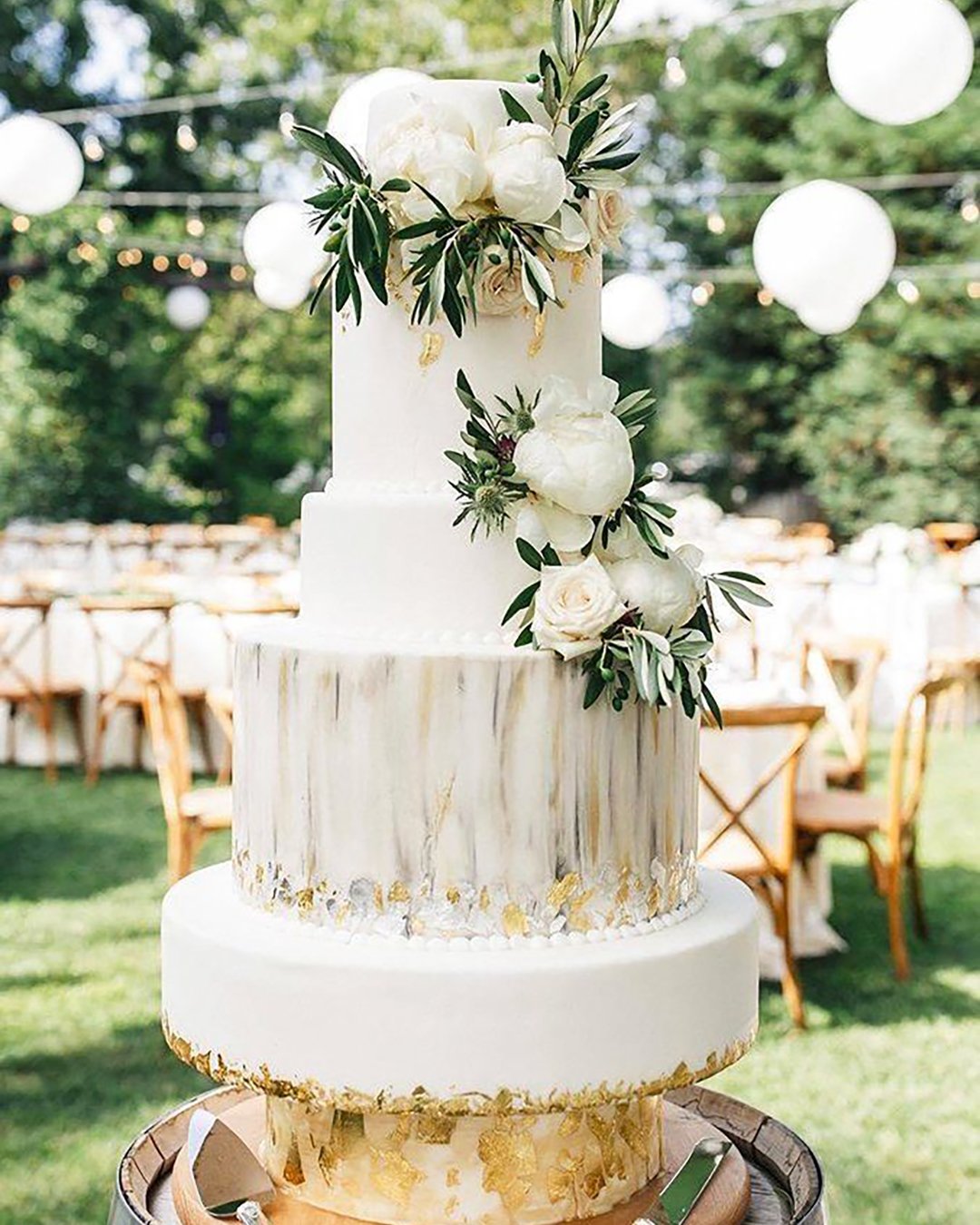 must have wedding photos white cake white flower torreyfox