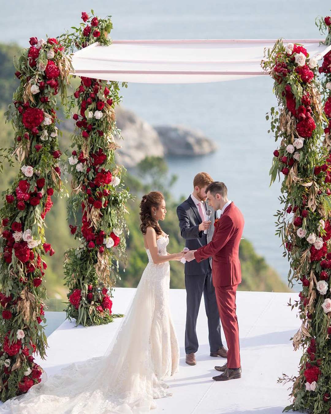 Red And White Wedding Colors Romantic And Bold Inspirational Ideas