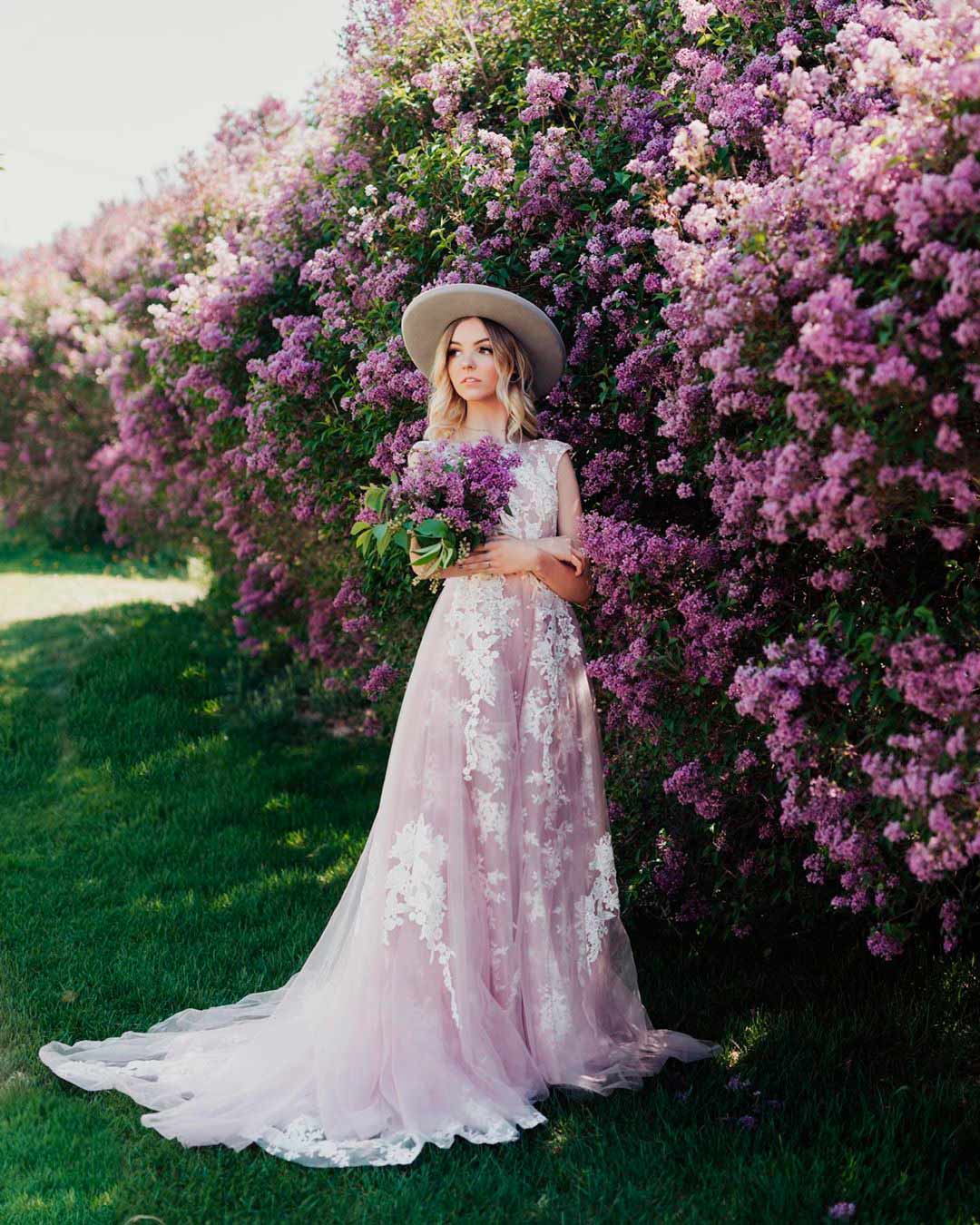 colors to wear to spring wedding