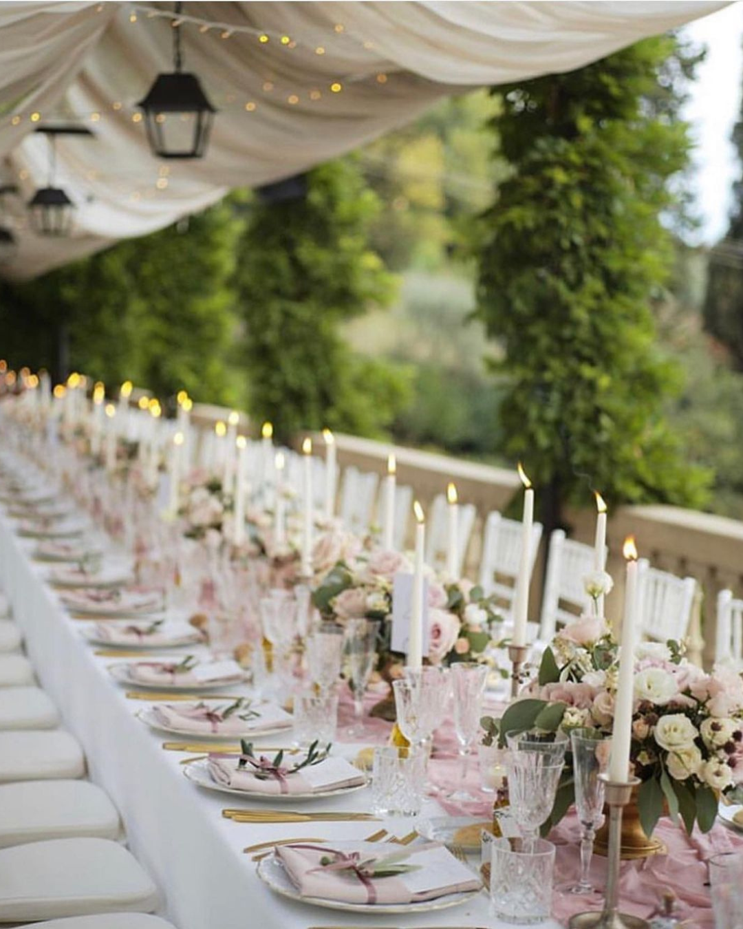summer wedding colors blush and gold table decor setting place