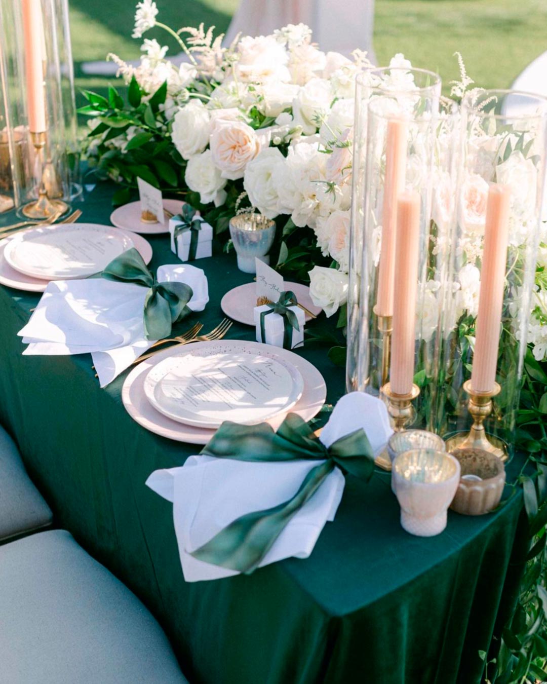 summer wedding colors green white table decor setting