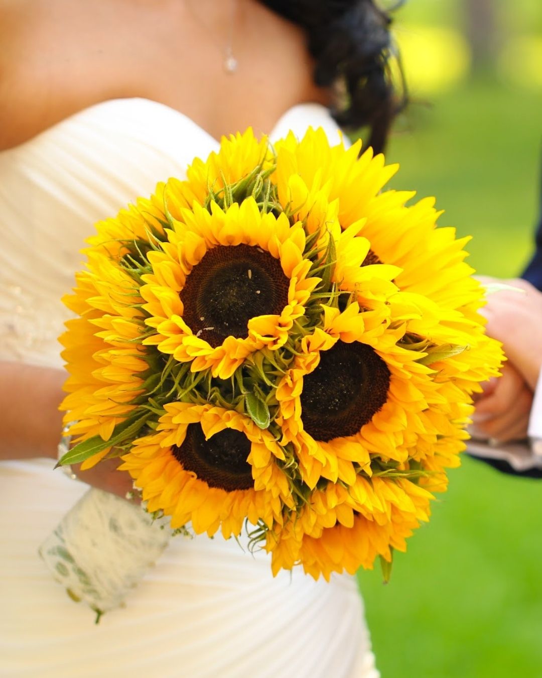 sunflower wedding bouquets13