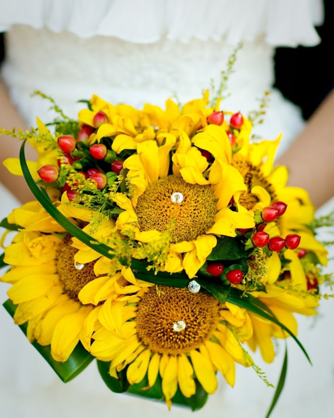 sunflower wedding bouquets17