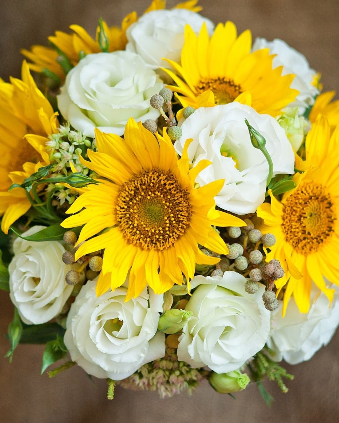sunflower wedding bouquets7