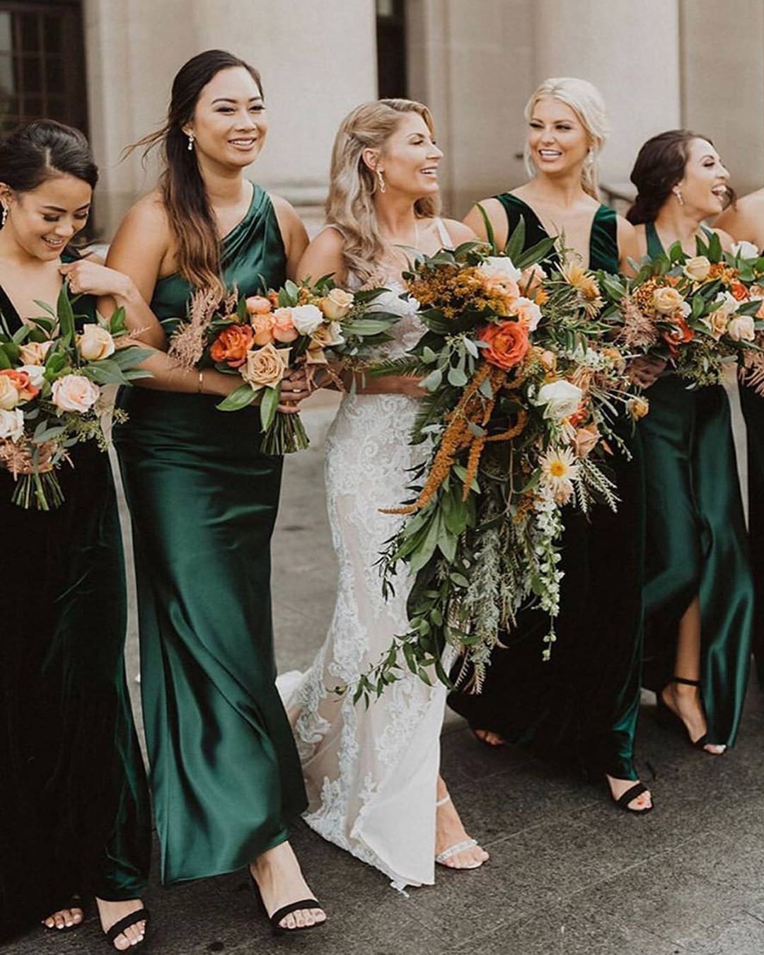 unique wedding color combos emerald bridesmaids dresses