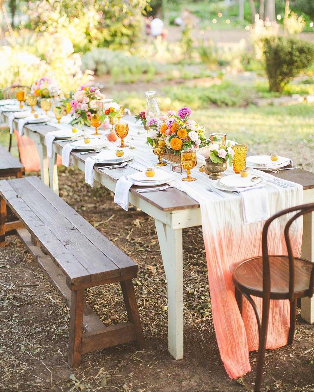 unique wedding color combos monochromatic ombre table scape