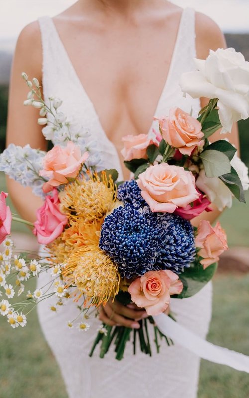 unique wedding colors bouquet bride