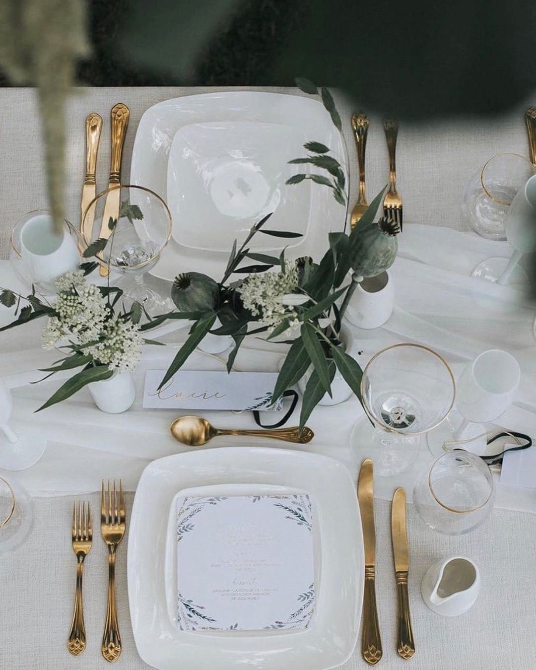 winter wedding colors green white gold table decor