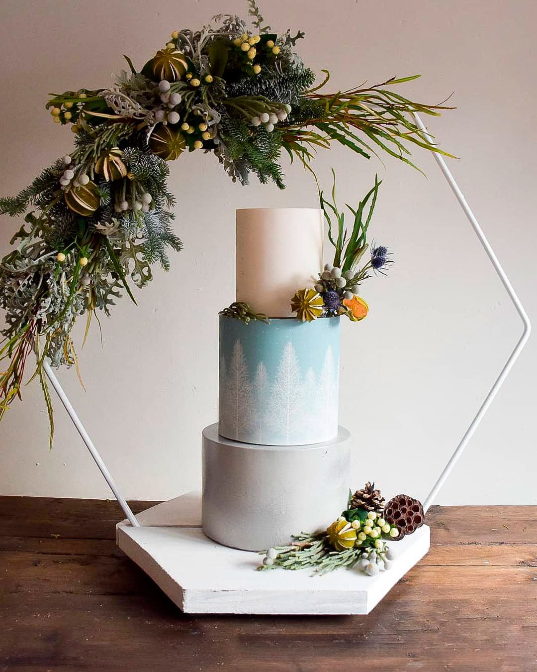 winter wedding colors ice blue silver cake