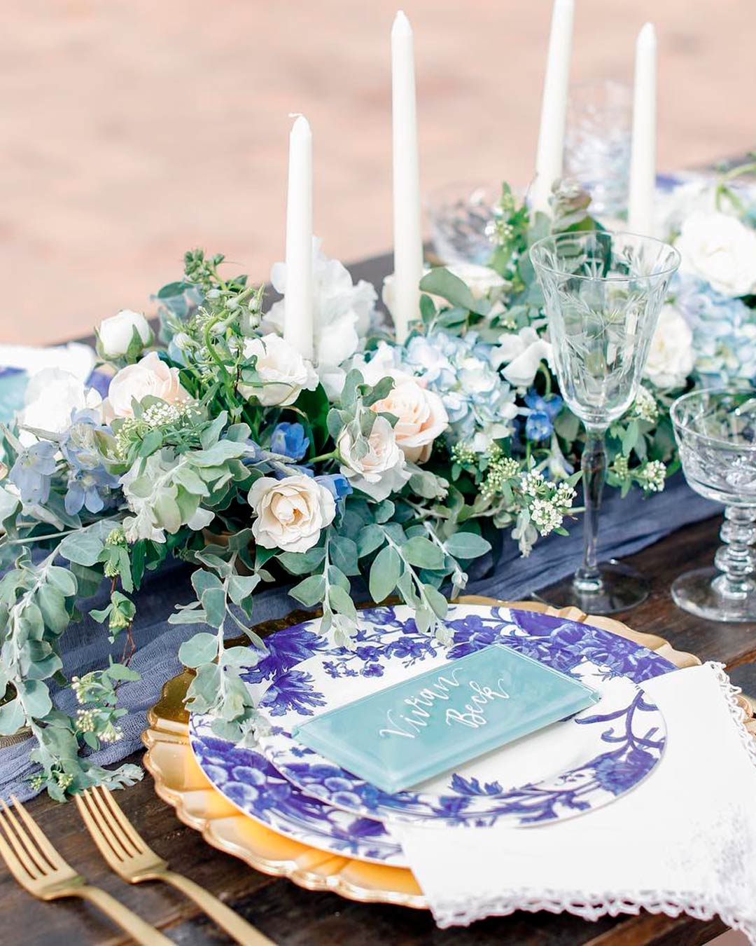 how to choose wedding colors blue table decor