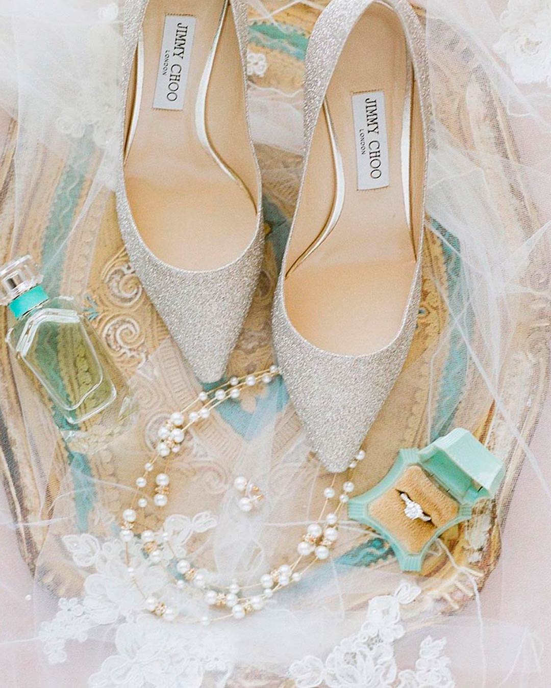 how to choose wedding colors spring mint gold