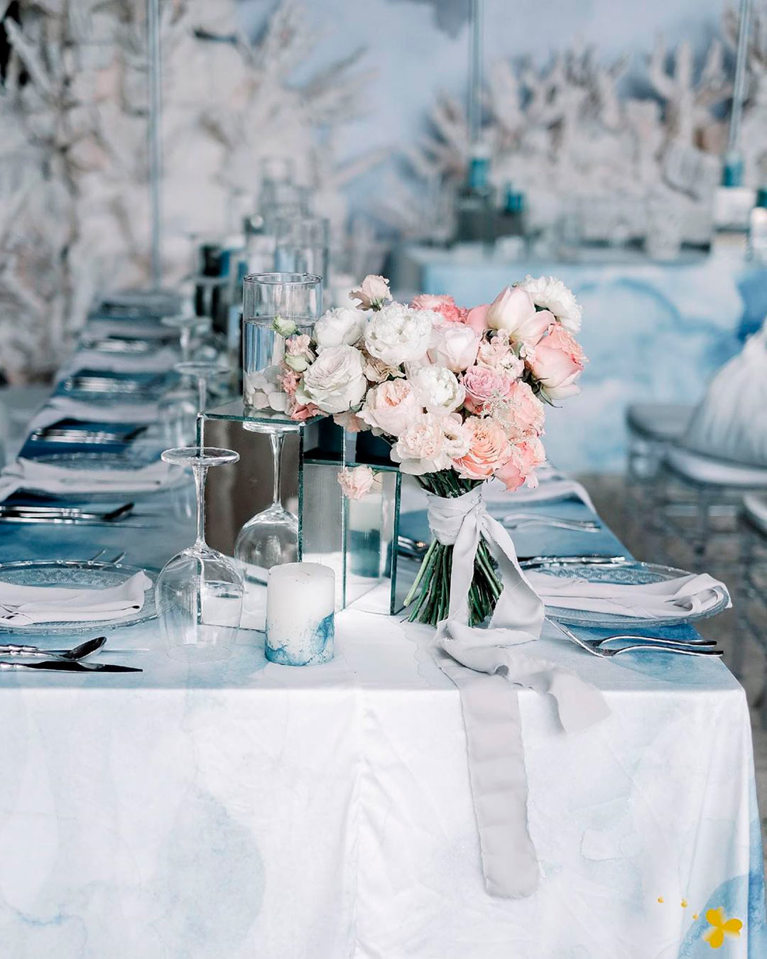 how to choose wedding dusty blue white spring