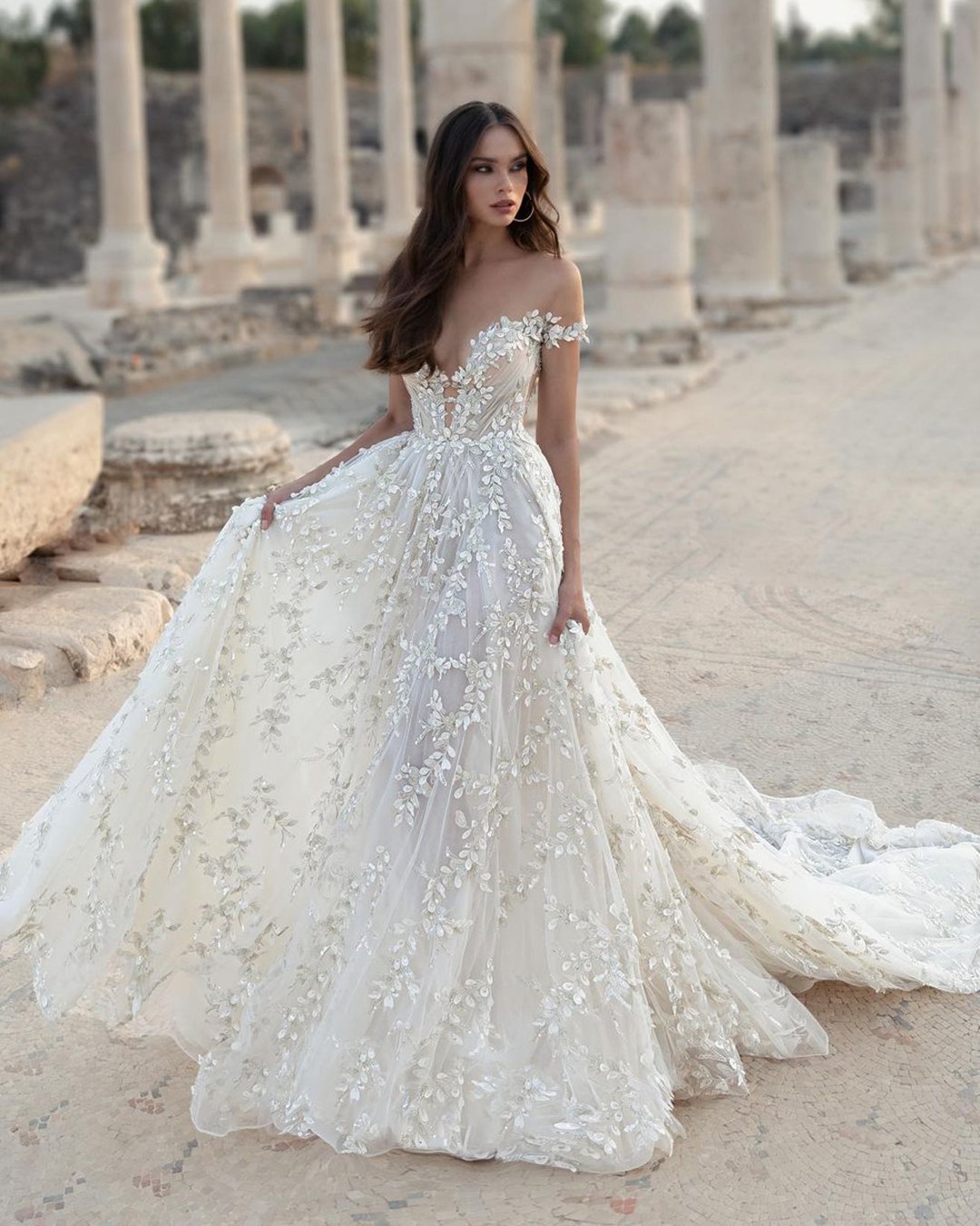 Off The Shoulder Wedding Dresses: 33 ...