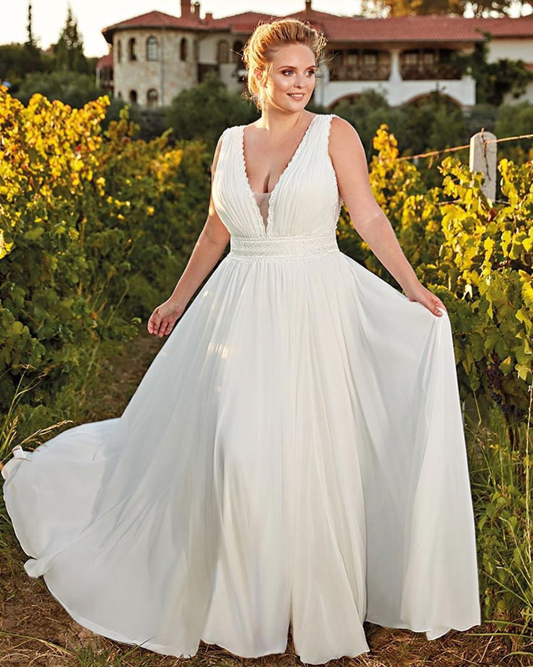 simple elegant wedding dresses with sleeves