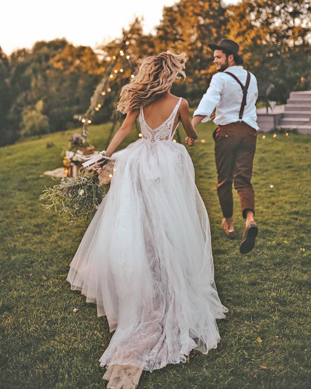rustic theme wedding gown