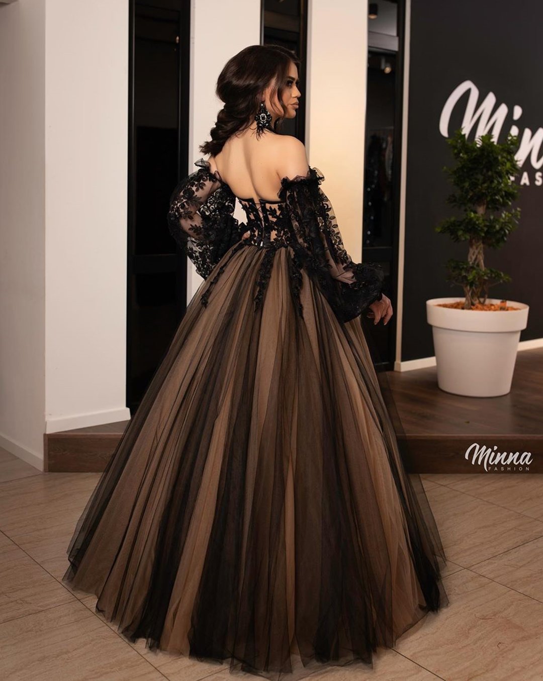 BLACK WEDDING DRESSES WITH EDGY ELEGANCE